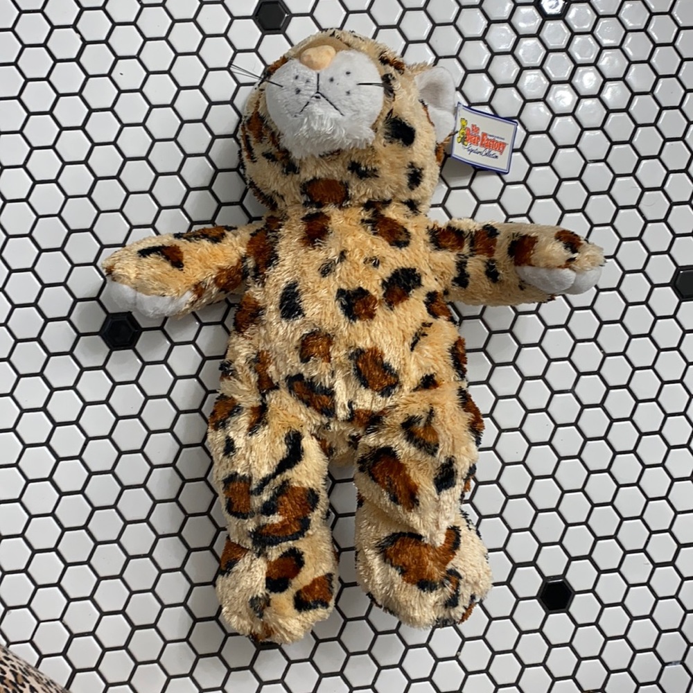 NWT the bear factory 2001 leopard